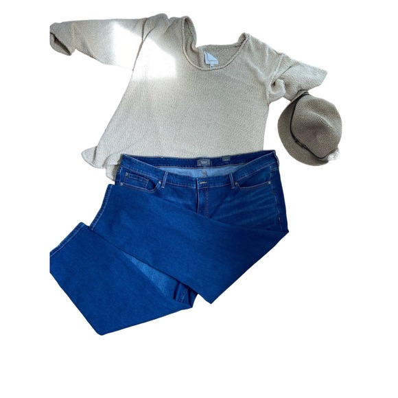 Torrid Perfect Denim Jeans - Super Soft, Size 24  * W318 - Picture 2 of 8